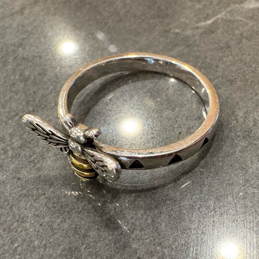 Stamped 925 Sterling Silver Bee Ring~ Size 6 & 7 Available - Picture 2 of 6
